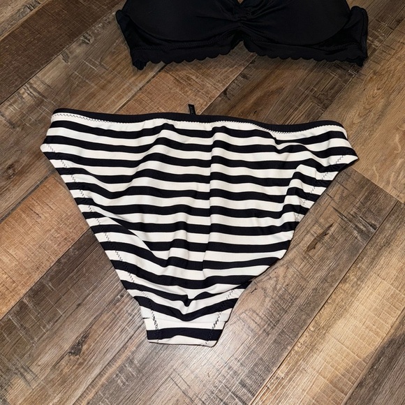 Victoria’s Secret Scallop Trim Black Bikini Top J. Crew Striped Bottoms XS 32B - Picture 6 of 8